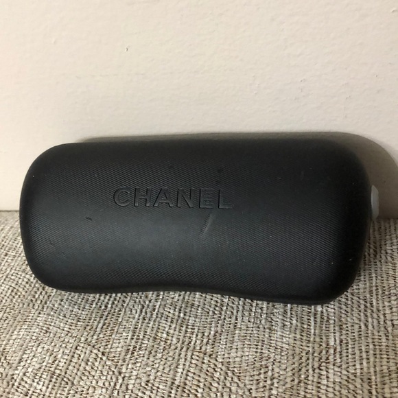 🌺🌺CHANEL SUN GLASSES AUTHENTIC WITH BOX - Picture 6 of 9